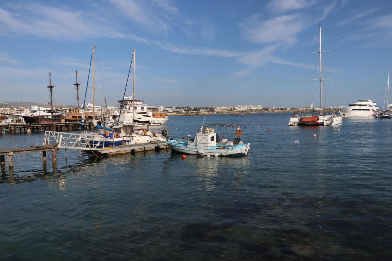 Apartment In Kato Pafos & 10 Min To Venus Beach Exterior photo